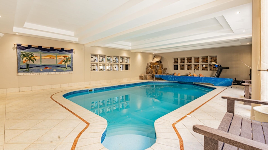7 Bedroom Property for Sale in Plattekloof Western Cape
